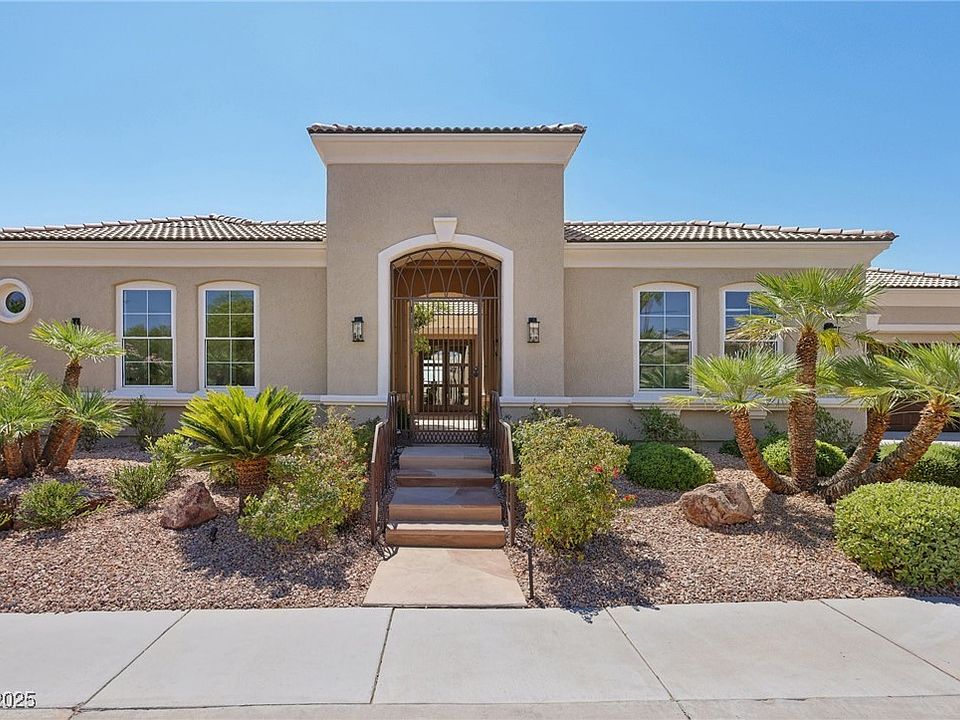 1st image of 10385 Luna Magico Ave