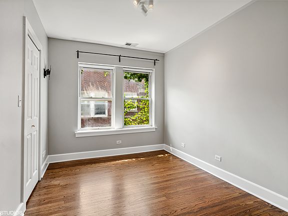 2nd image of 3456 N Janssen Ave APT G3