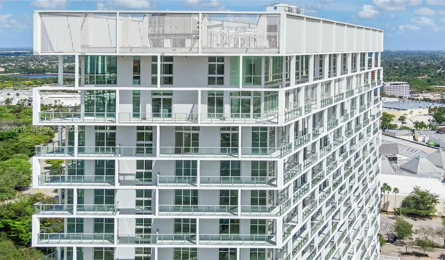Metropica North Tower One — Photo 1
