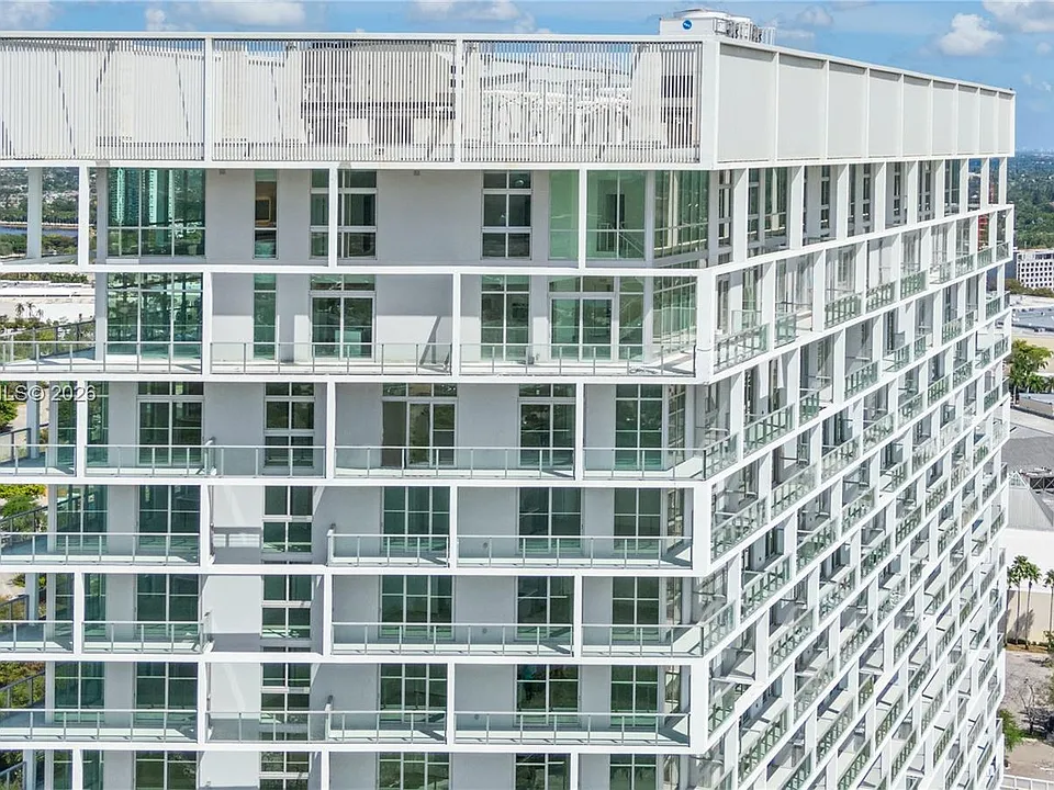 2000 Metropica Way #2010
