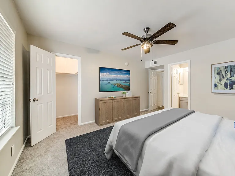 The Oaks Apartments At Medical Center — Photo 70
