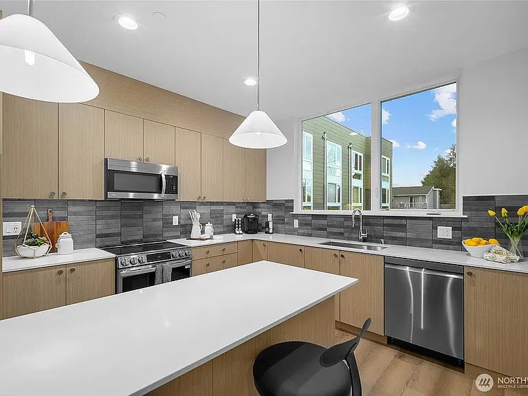 12322 14th Ave NE #B — Photo 12