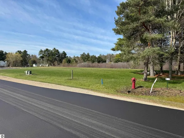 Capa Bran Ter, Elk Rapids, MI 49629