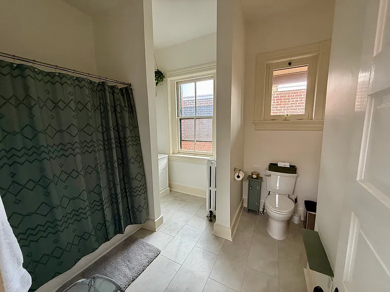 2033 W Grace St #C — Photo 5