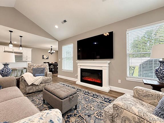 4th image of 1041 Ivy Ln