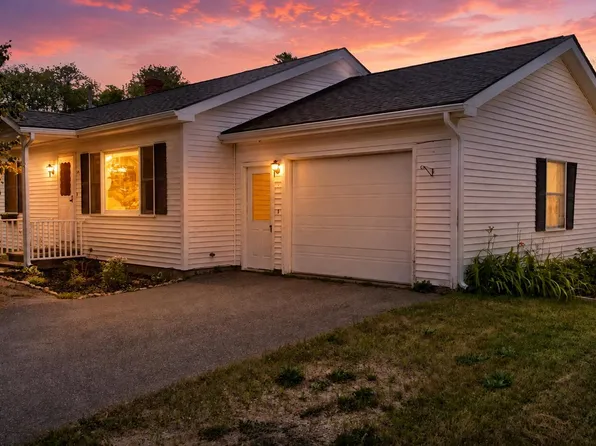 25 Jans Boulevard, Lewiston, ME 04240