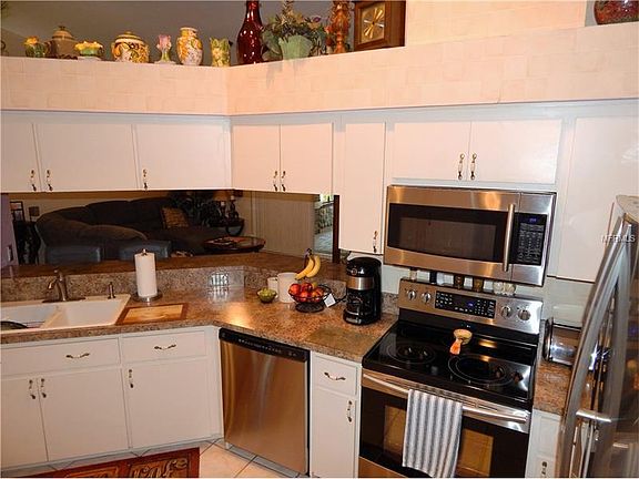 3rd image of 10574 Lake Vista Dr
