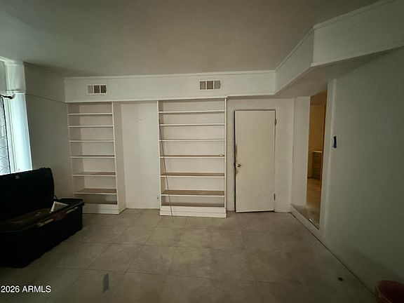 3rd image of 140 W MARTIN Road