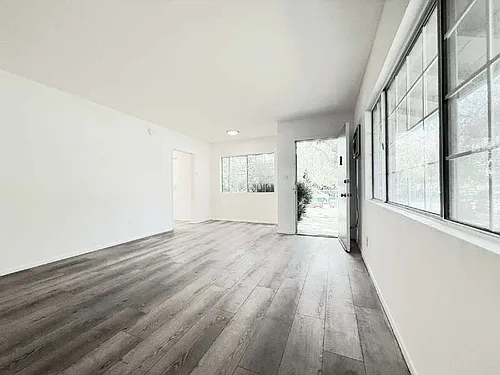10565 Camarillo St Photo 1