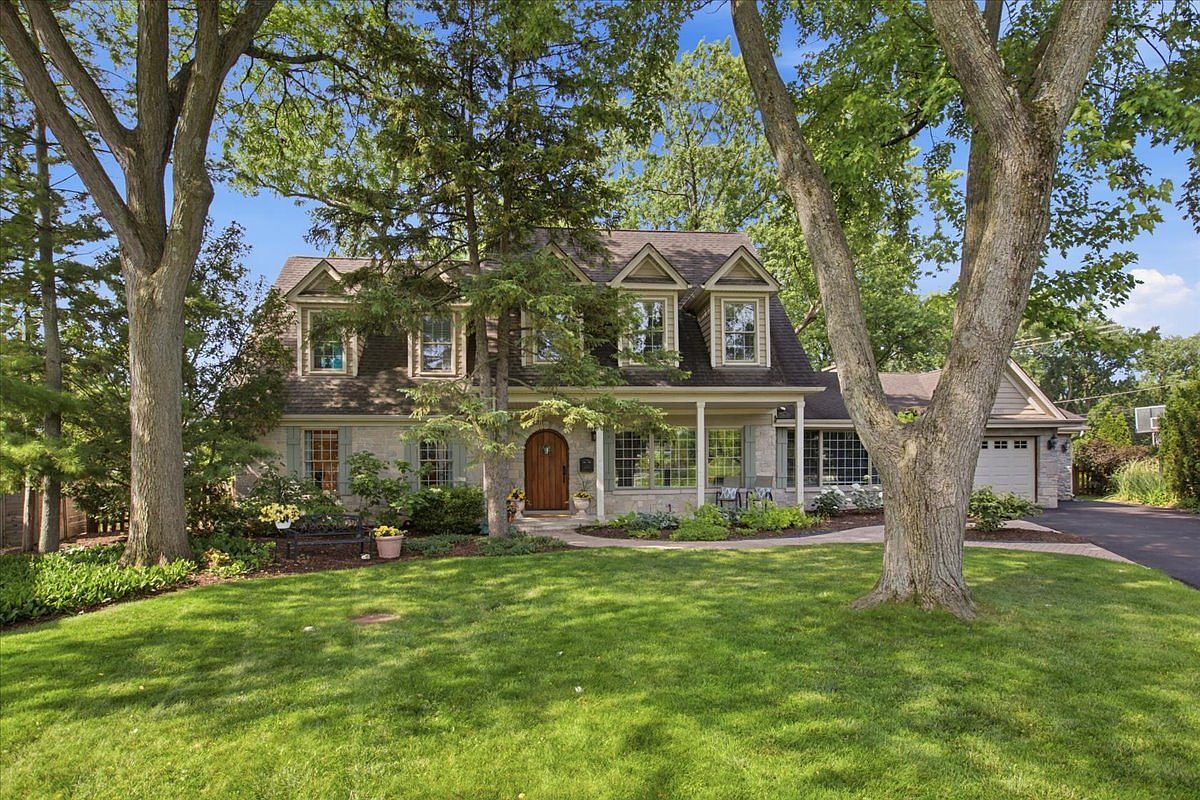 2501 Robincrest Ln — Glenview Park Golf Club