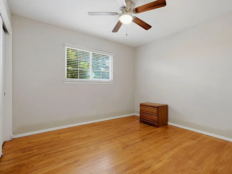 2519 E Buckingham Way — Photo 17