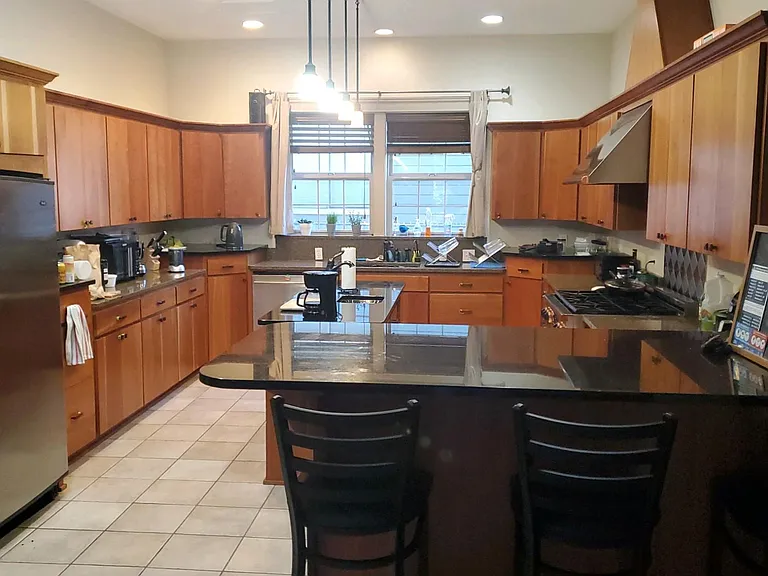327 E Birch St #5 — Photo 4