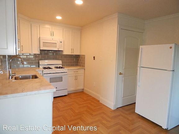 5th image of 304 Edwards St #B