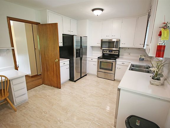 5th image of 121 N Glenwood Ave W