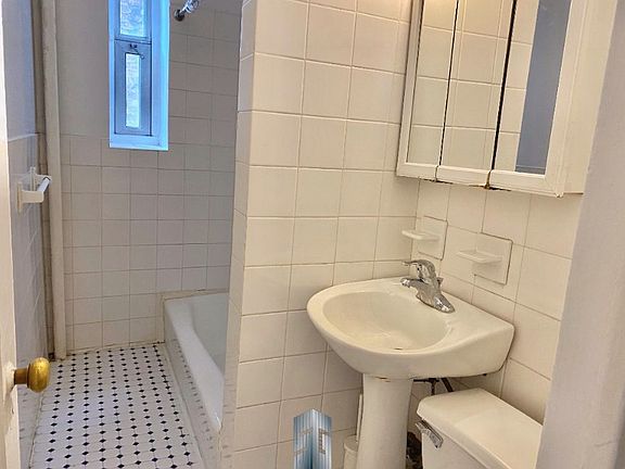 5th image of 55 Pineapple St APT 3G
