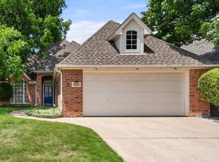 2419 Strait Ln, Arlington, TX 76013