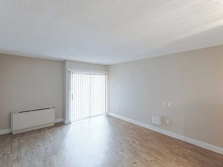 Alta Apartments — Photo 10