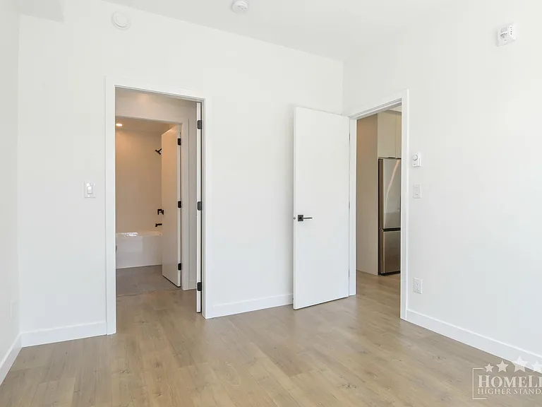 14398 60th Ave #409 — Photo 12
