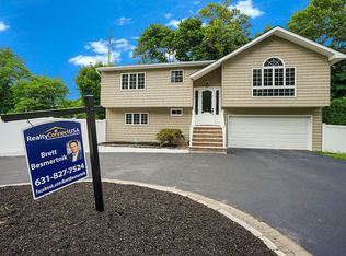 195 Syosset Woodbury Rd, Syosset, NY 11791