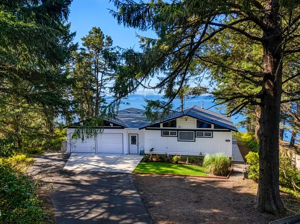 3395 Netarts Bay Dr, Tillamook, OR 97141