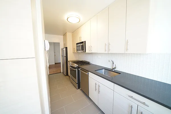 Rented by Corcoran | media 6