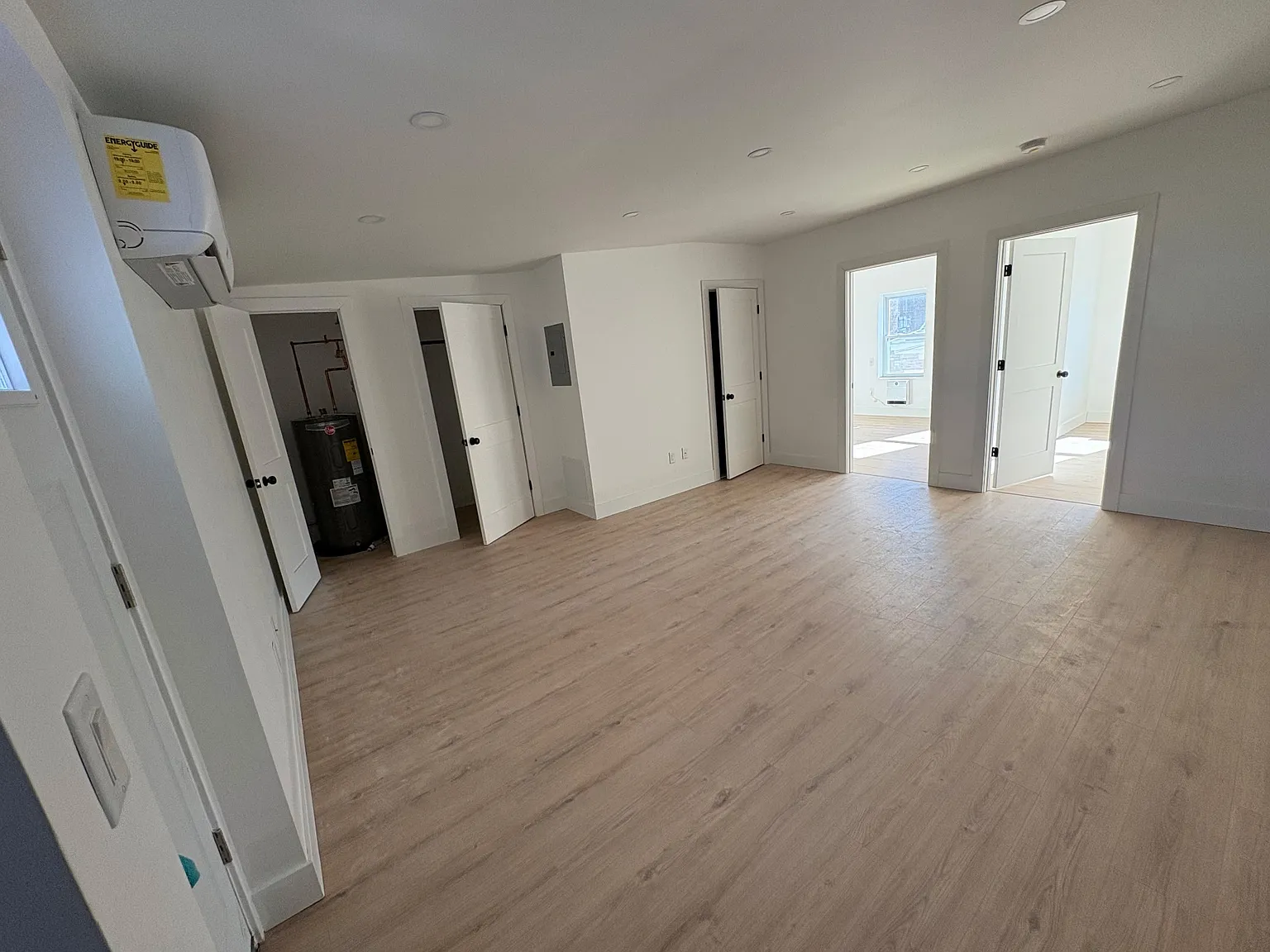 2 bed, 900 sqft, $1,650 — Photo 2
