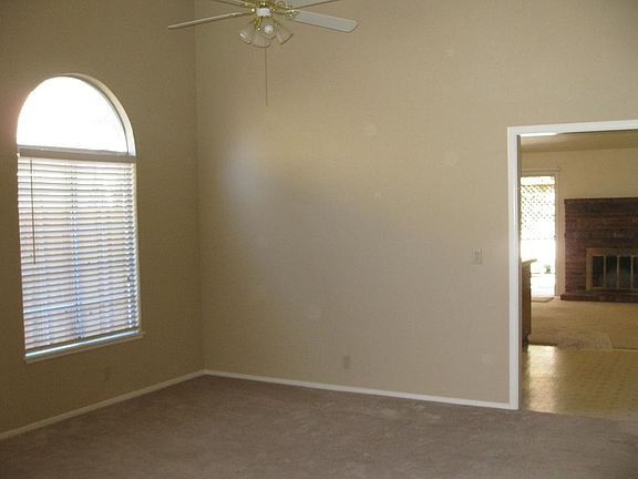 5th image of 868 Fordham Dr