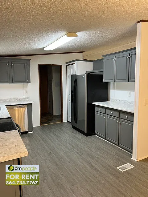 3 bed, 1920 sqft, $1,900 — Photo 4