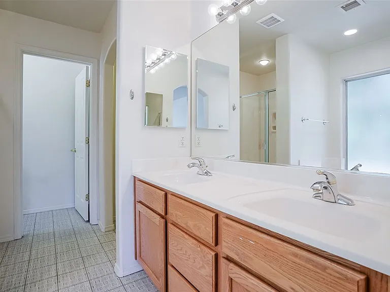 379 Badger Ct — Photo 19