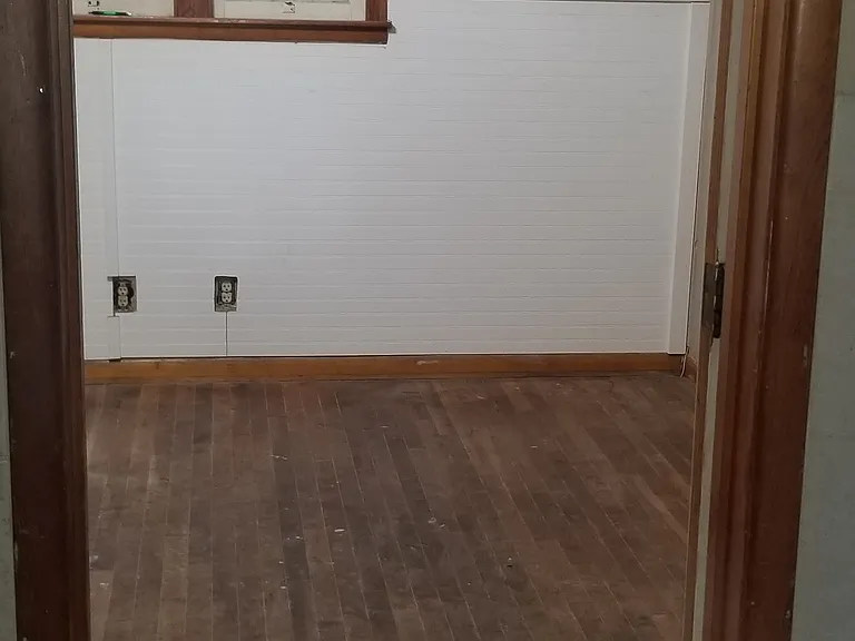 373 W Perry St — Photo 4