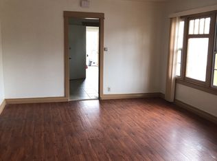 1158 E 64th St, Los Angeles, CA 90001