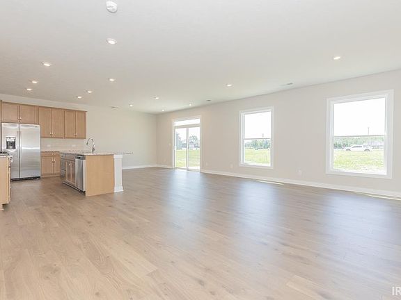2nd image of 4665 Chelmsford Dr