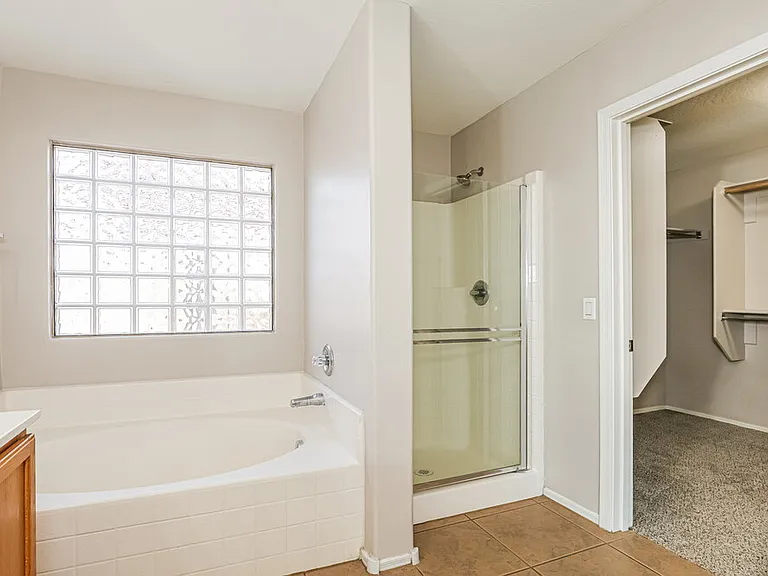 7814 S 72nd Ln — Photo 10