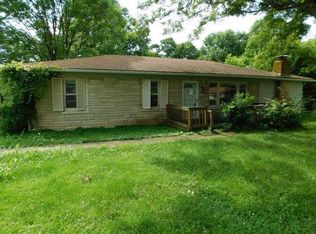 33 Deerland Dr, Frankfort, KY 40601