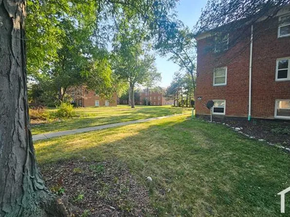 250 E 244th St APT 103, Euclid, OH 44123