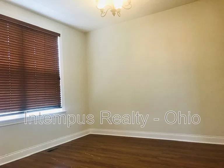 9390 Woodbine Way — Photo 5