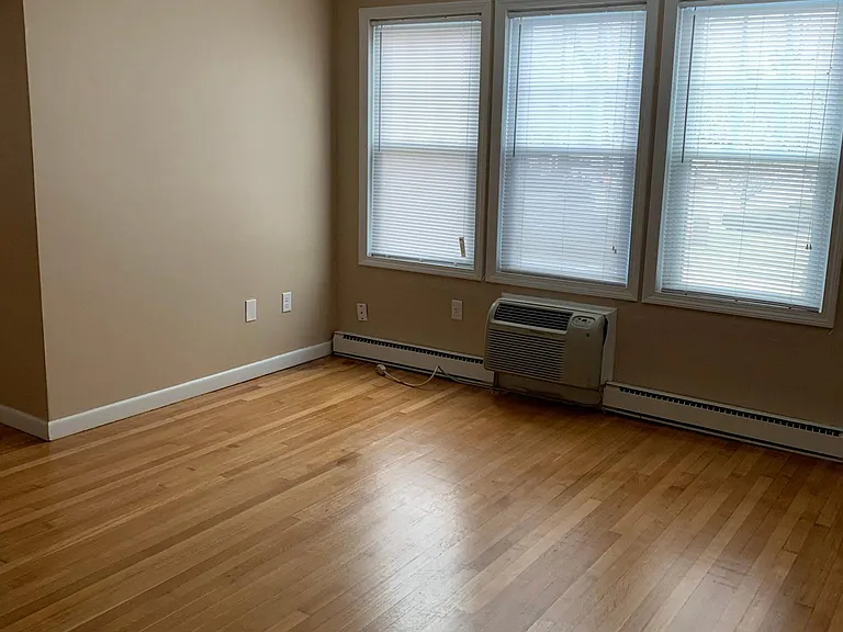 1224 Narragansett Blvd #103 — Photo 6