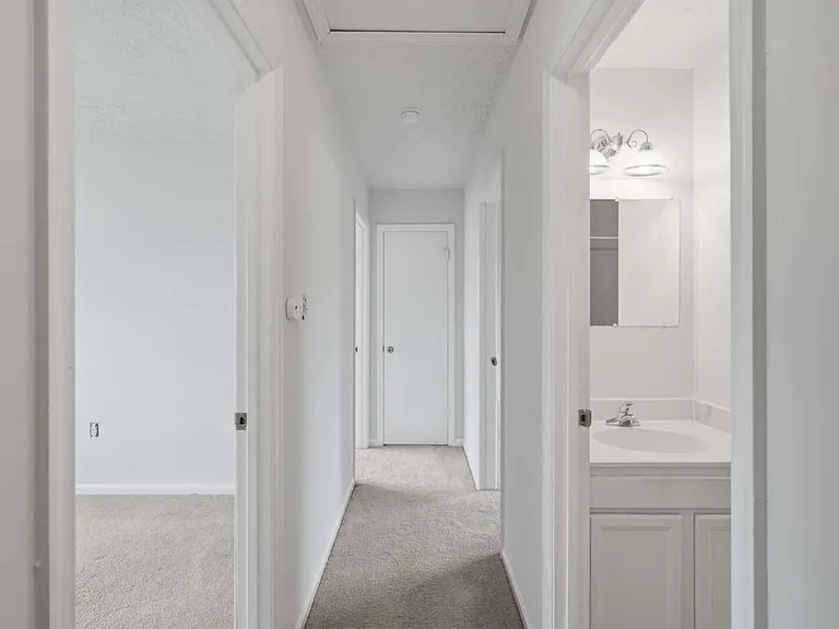8635 Reinecke Ct — Photo 29