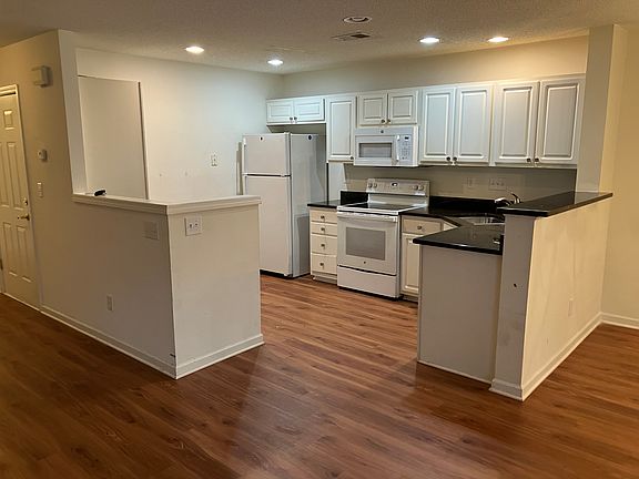 5th image of 10067 Reindeer Way Ln