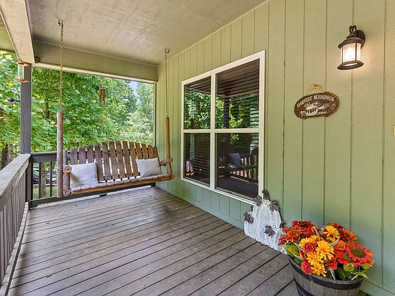 3rd image of 372 Hiwassee Dr