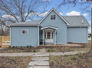 300 N Oakland St, Colfax, IN