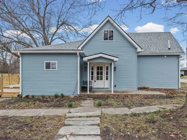 300 N Oakland St, Colfax, IN 46035