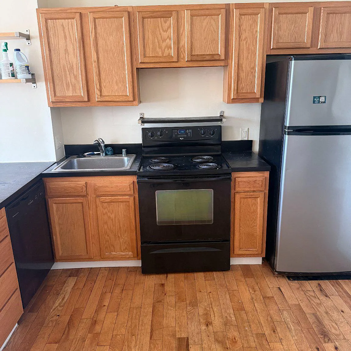2 bed, 1.0 bath, 1000 sqft, $1,425 — Photo 2