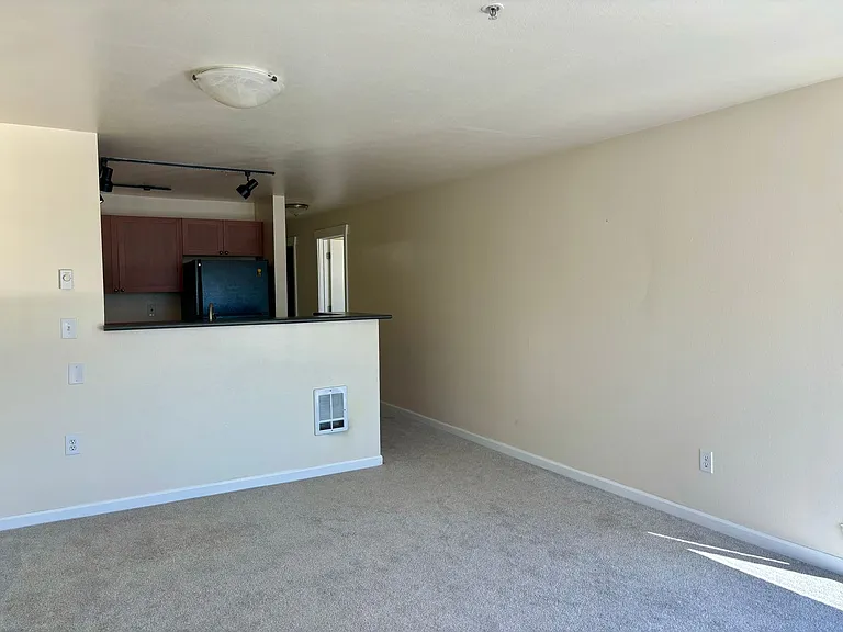 500 Elliott Ave W #404 — Photo 6