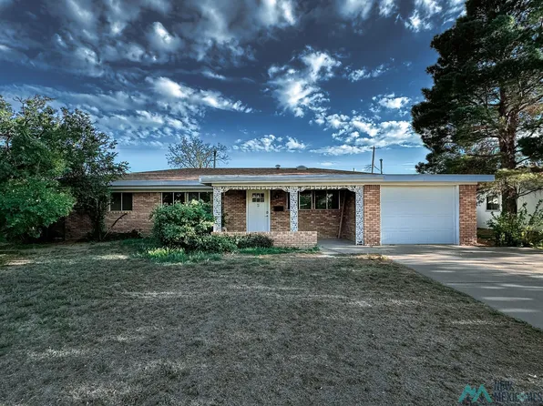 902 W Hervey Dr, Roswell, NM 88203