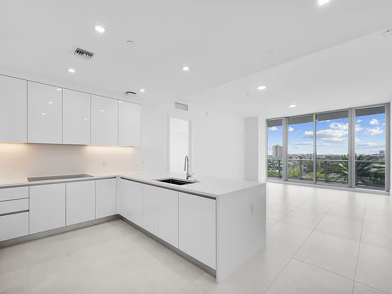 220 Lake Shore Dr #811 — Photo 5