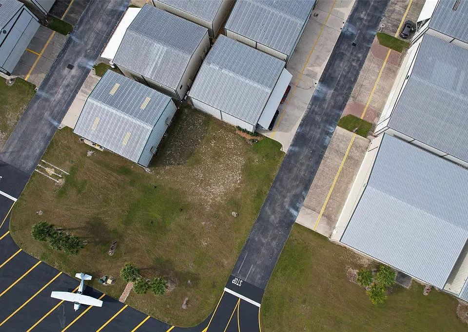 2nd image of 1321 Apopka Airport Rd Unit 8