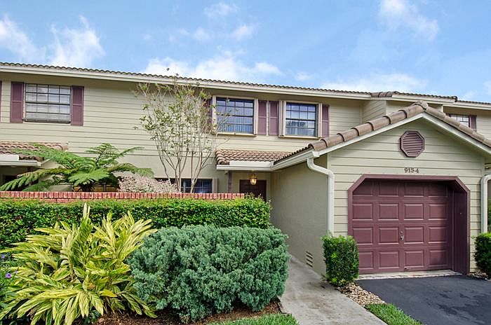 1st image of 9154 Vineyard Lake Dr