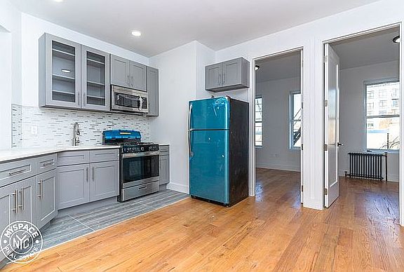 2nd image of 1969 Pacific St #5