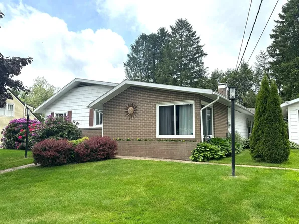 327 N Barnett St, Brookville, PA 15825